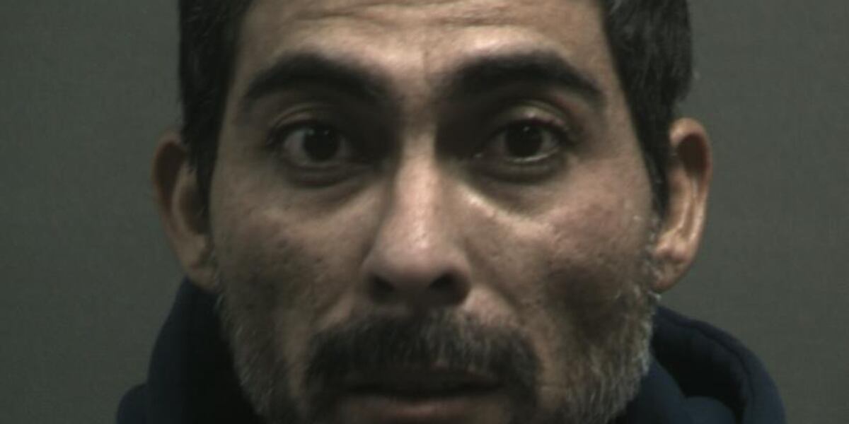 Hombre arrestado después del hallazgo de metanfetamina durante una