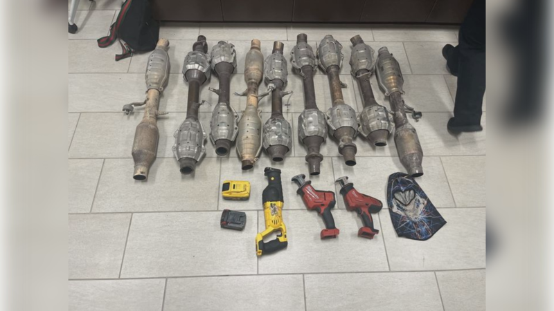 CSPD arresta a tres por robo de convertidor catalítico